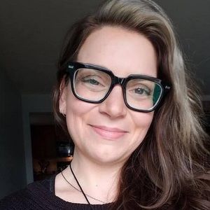 Meet your Posher, Elaine